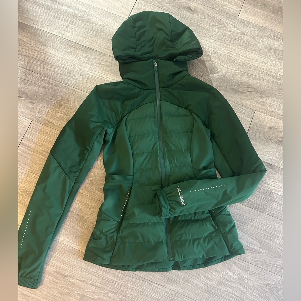 Lululemon Down For it All Jacket, Everglade Green size 4 NWOT